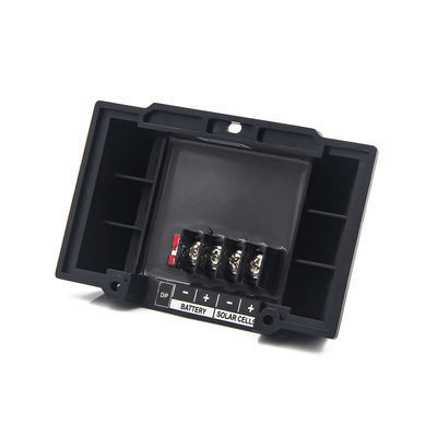 Blog công ty mới nhất về Hiệu quả, Hiệu suất và Quản lý Năng lượng với Bộ điều khiển Sạc Năng lượng Mặt trời PWM